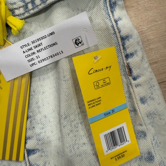 Chic Denim A-Line Skirt by Circus NY by Sam Edelman - Picture 4 of 4